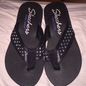 Skechers flip flops